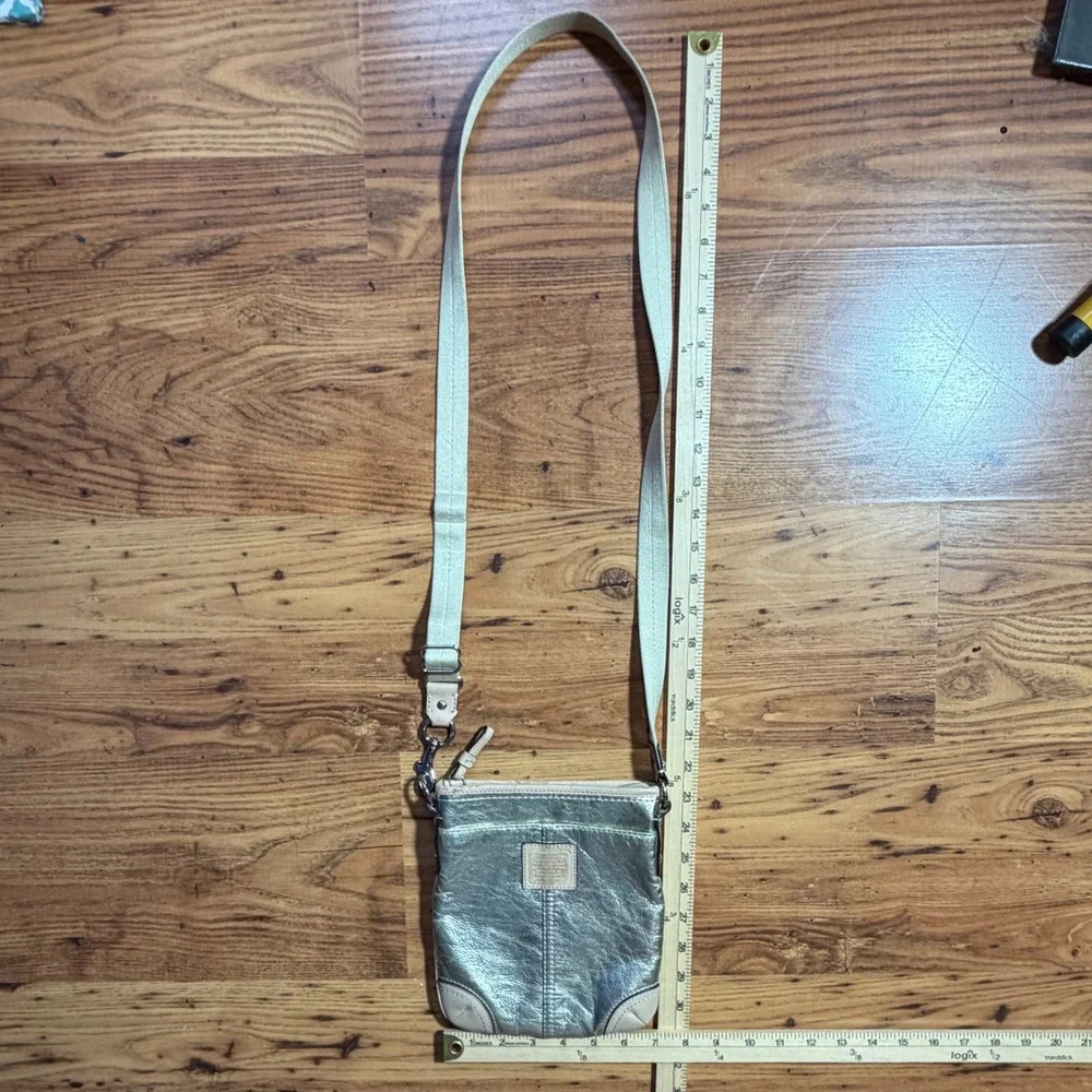 Coach Metallic Gold Leather Crossbody Bag Small Messenger Cream Strap Silver HW